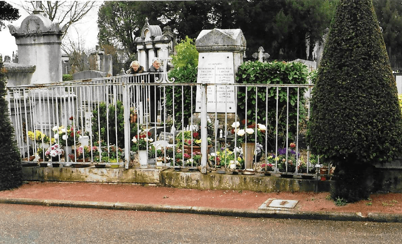 Restauration de la tombe Maitre Philippe au cimetiere de loyasse a Lyon Fourviere