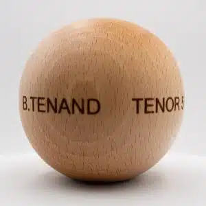 Tén'Or 5 en gros plan, sphère de hêtre gravée B. Tenand Ténor 5